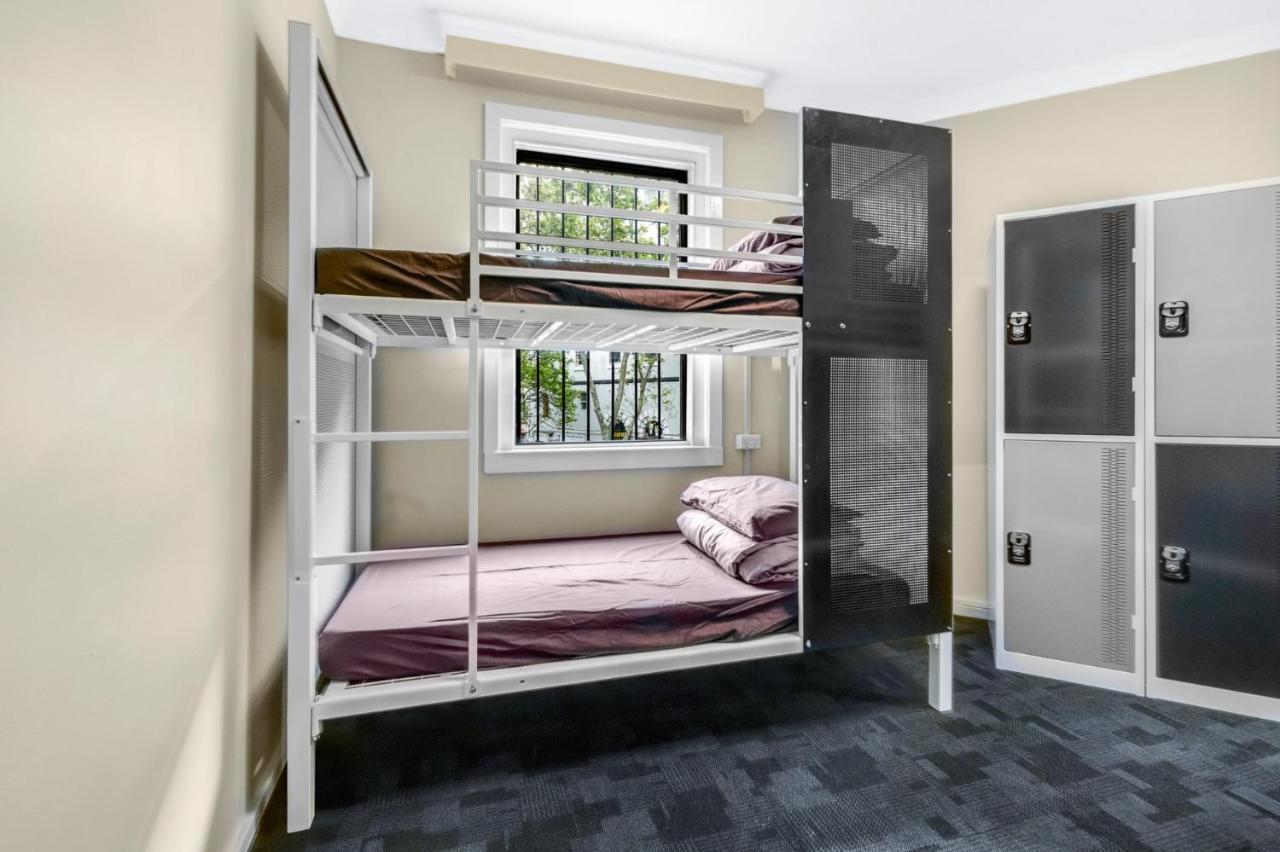 Mad Monkey Downtown Hostel Sydney Buitenkant foto
