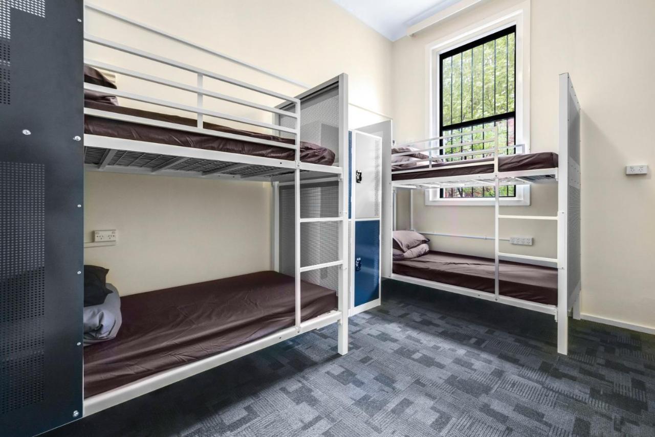 Mad Monkey Downtown Hostel Sydney Buitenkant foto