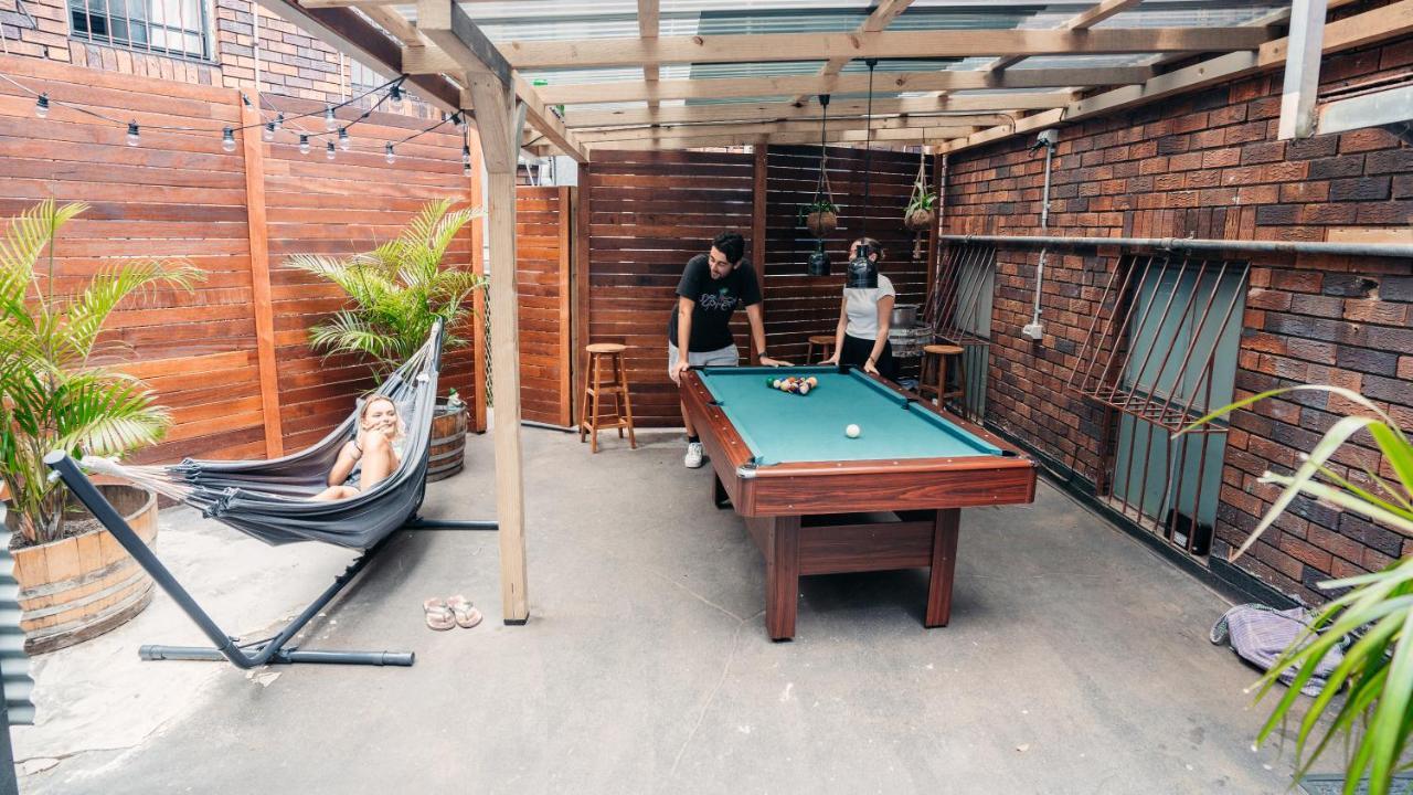 Mad Monkey Downtown Hostel Sydney Buitenkant foto