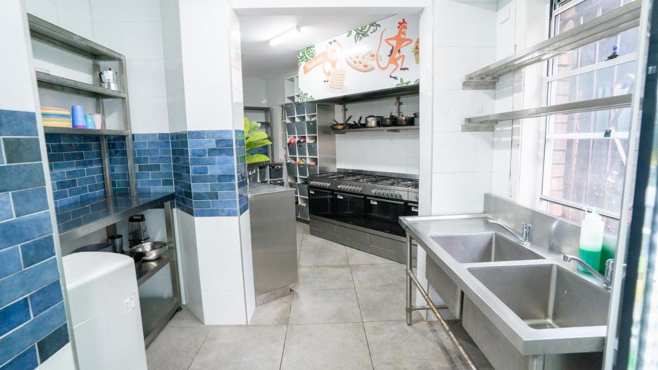 Mad Monkey Downtown Hostel Sydney Buitenkant foto