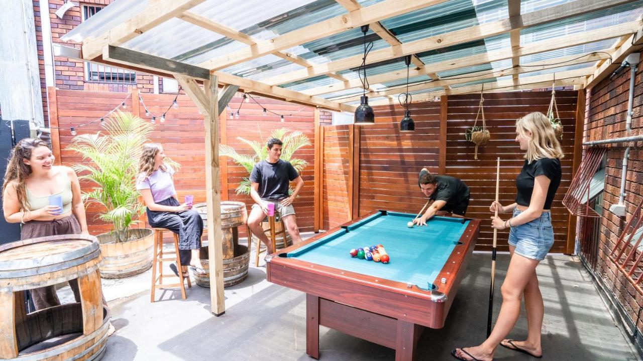 Mad Monkey Downtown Hostel Sydney Buitenkant foto